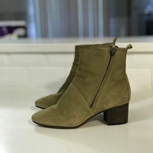Banana Republic Lydia Booties